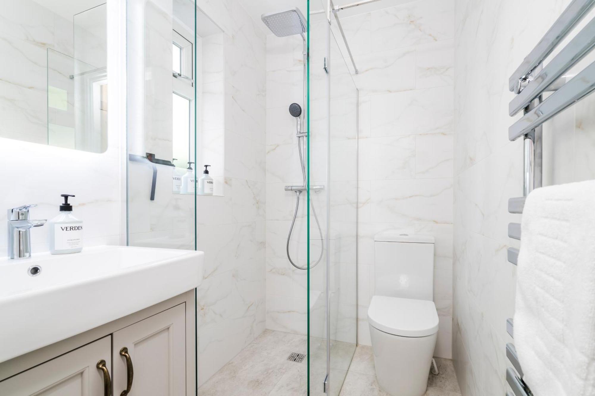 Cozy 2 Bedroom Apartment In Sutton Sutton  Ngoại thất bức ảnh