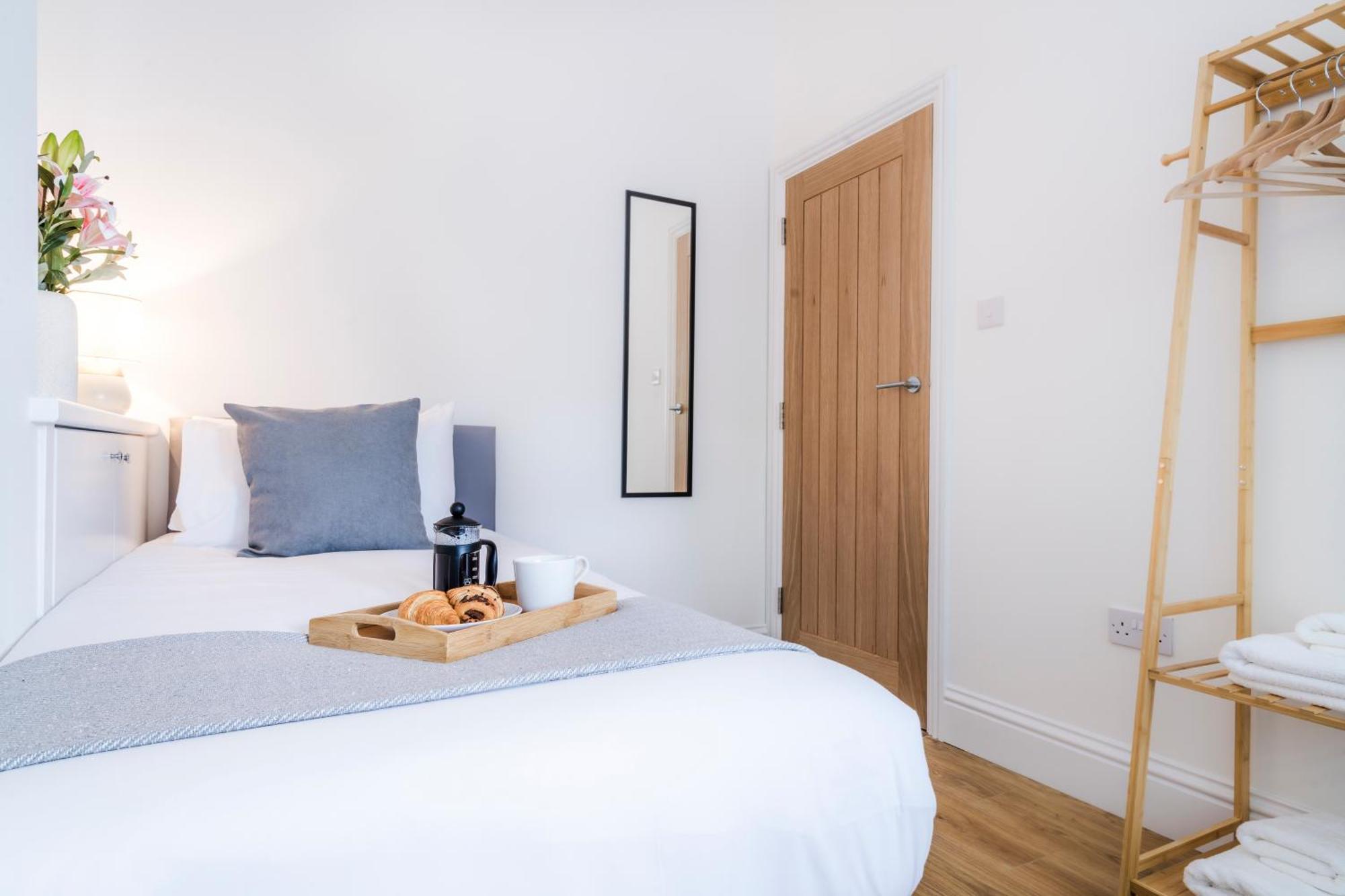 Cozy 2 Bedroom Apartment In Sutton Sutton  Ngoại thất bức ảnh